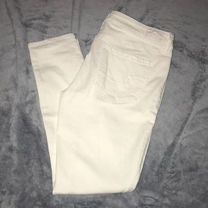 NWOT White American Eagle pants/Jeans